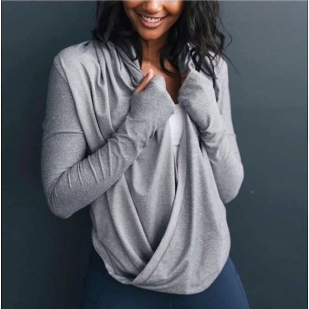 Zyia Active Havana Light Gray Twist Wrap Yoga Shawl Long Sleeve Thumbhole Top M